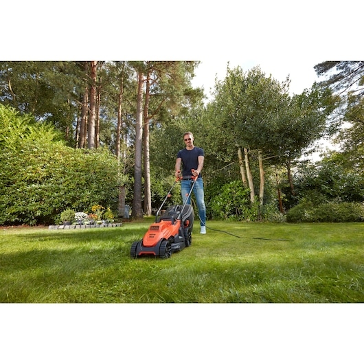 Black & Decker BEMW461BGL2-QS Grasmaaier 34 cm 1400 W + GL250 Grastrimmer 23 cm 250 W