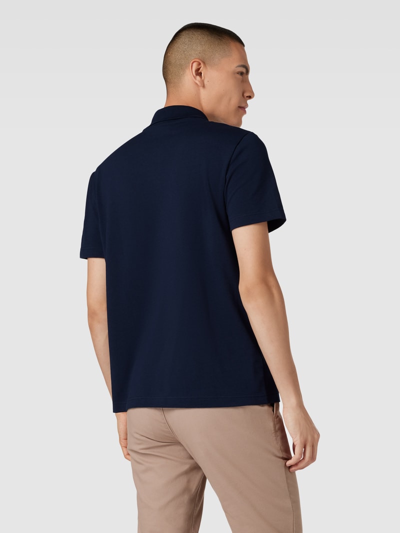 Regular Fit Poloshirt aus Baumwolle mit Label-Detail in marineblau