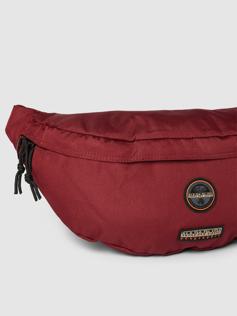 Bauchtasche mit Label-Patch in dunkelrot
