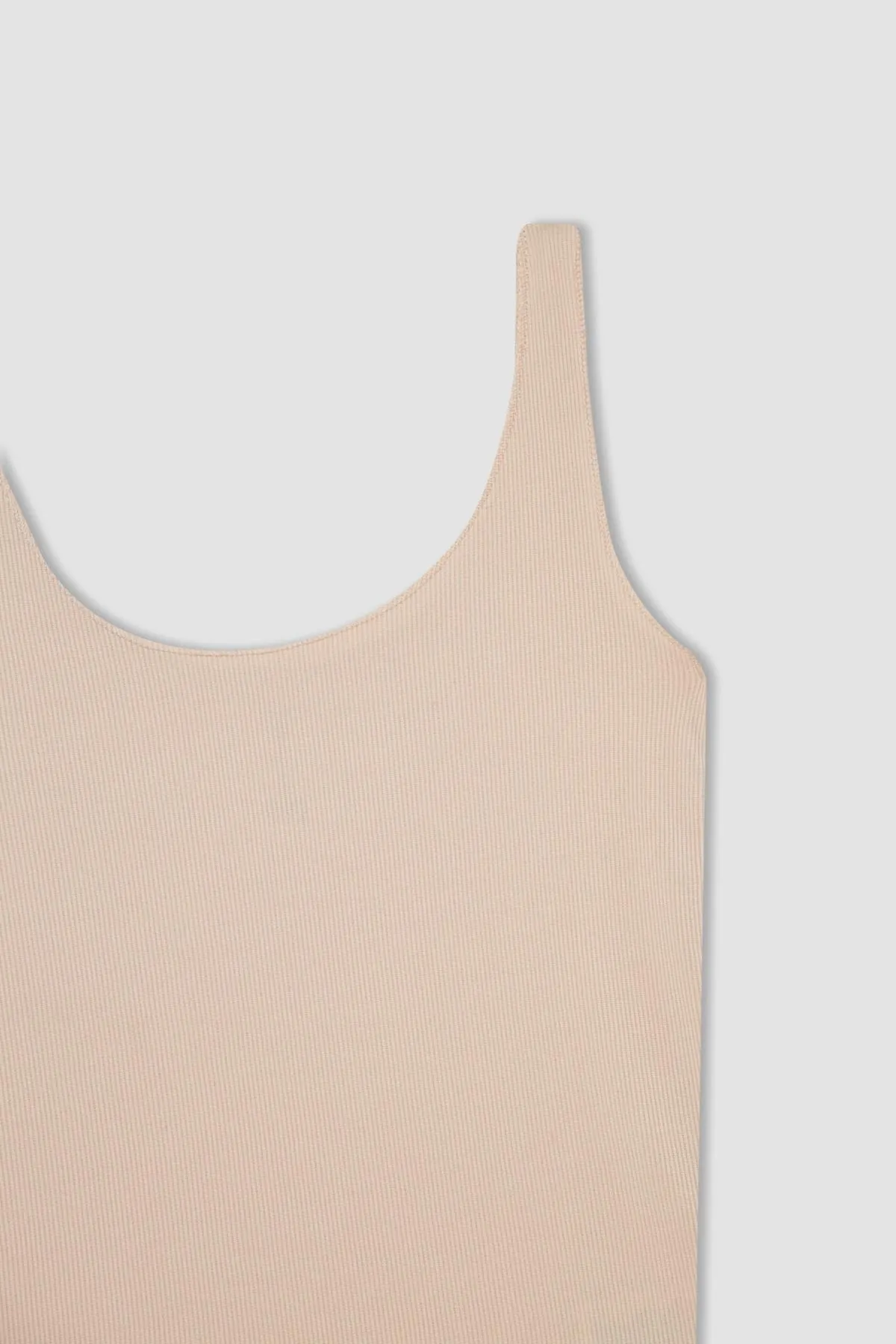 DeFacto  Passform: Slim-Fit-Unterhemd mit Rundhalsausschnitt