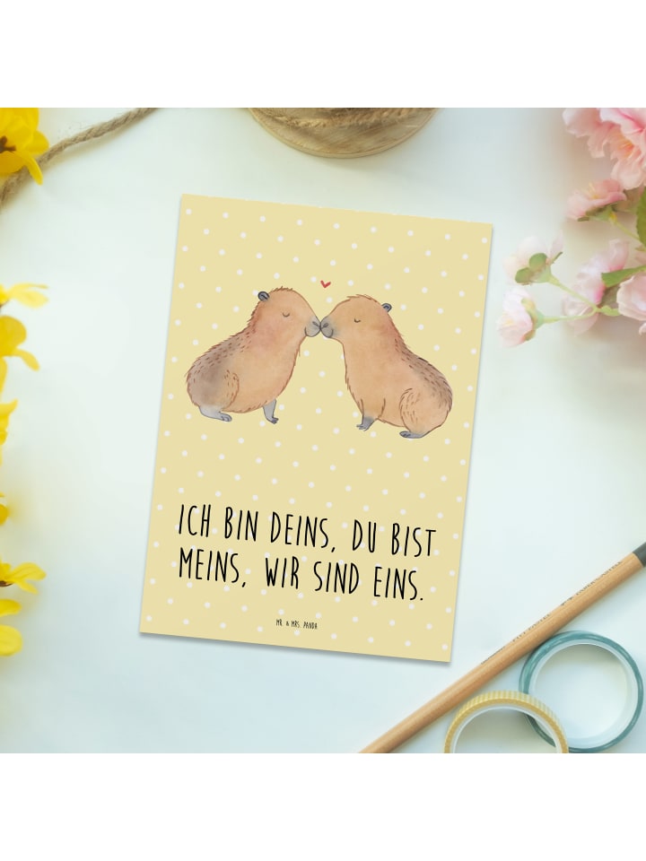 Mr. & Mrs. Panda Postkarte Capybara Liebe mit Spruch in Gelb Pastell günstig kaufen onesize