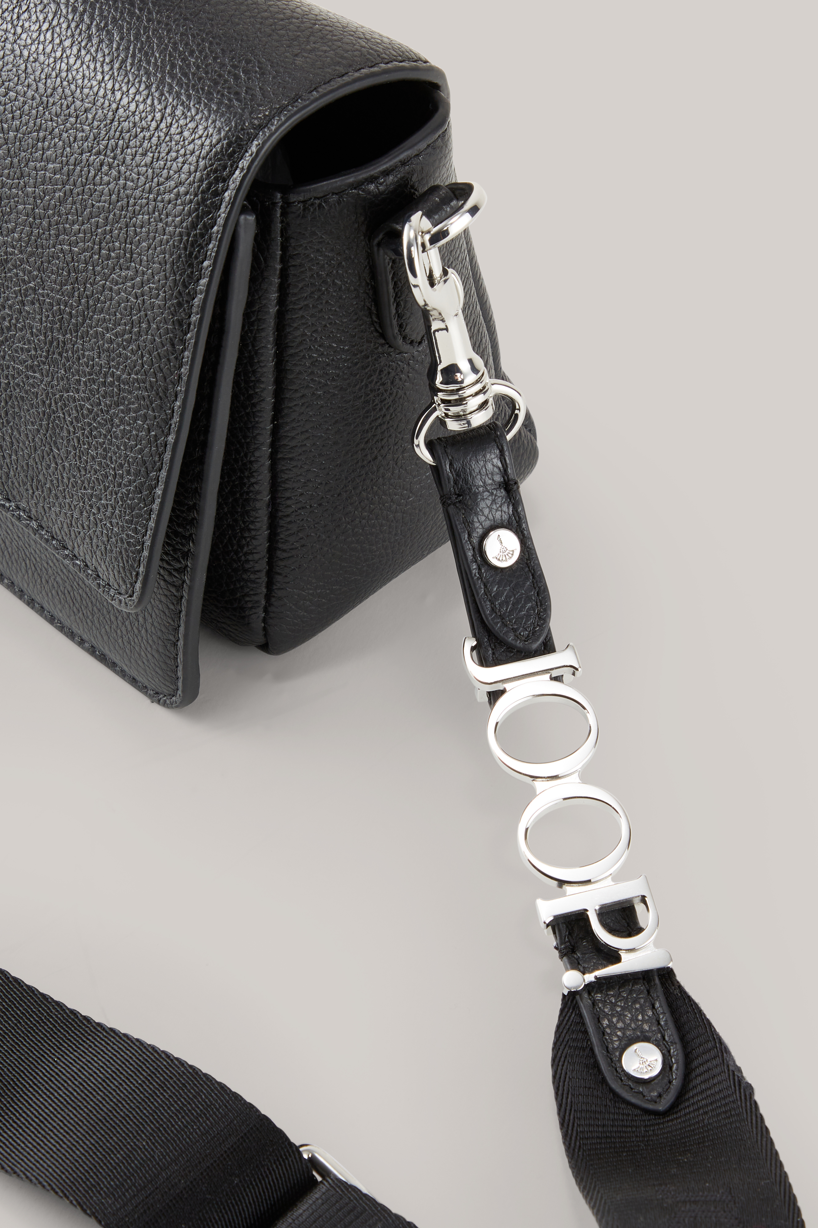 Schultertasche Vivace Elissa in Schwarz