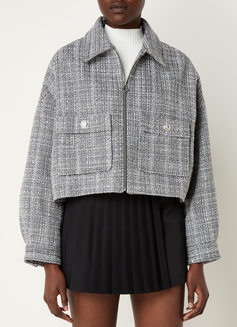 Maje Jack într-un look de tweed