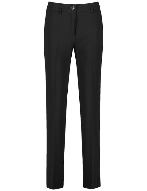 Schlichte Hose mit Bügelfalten