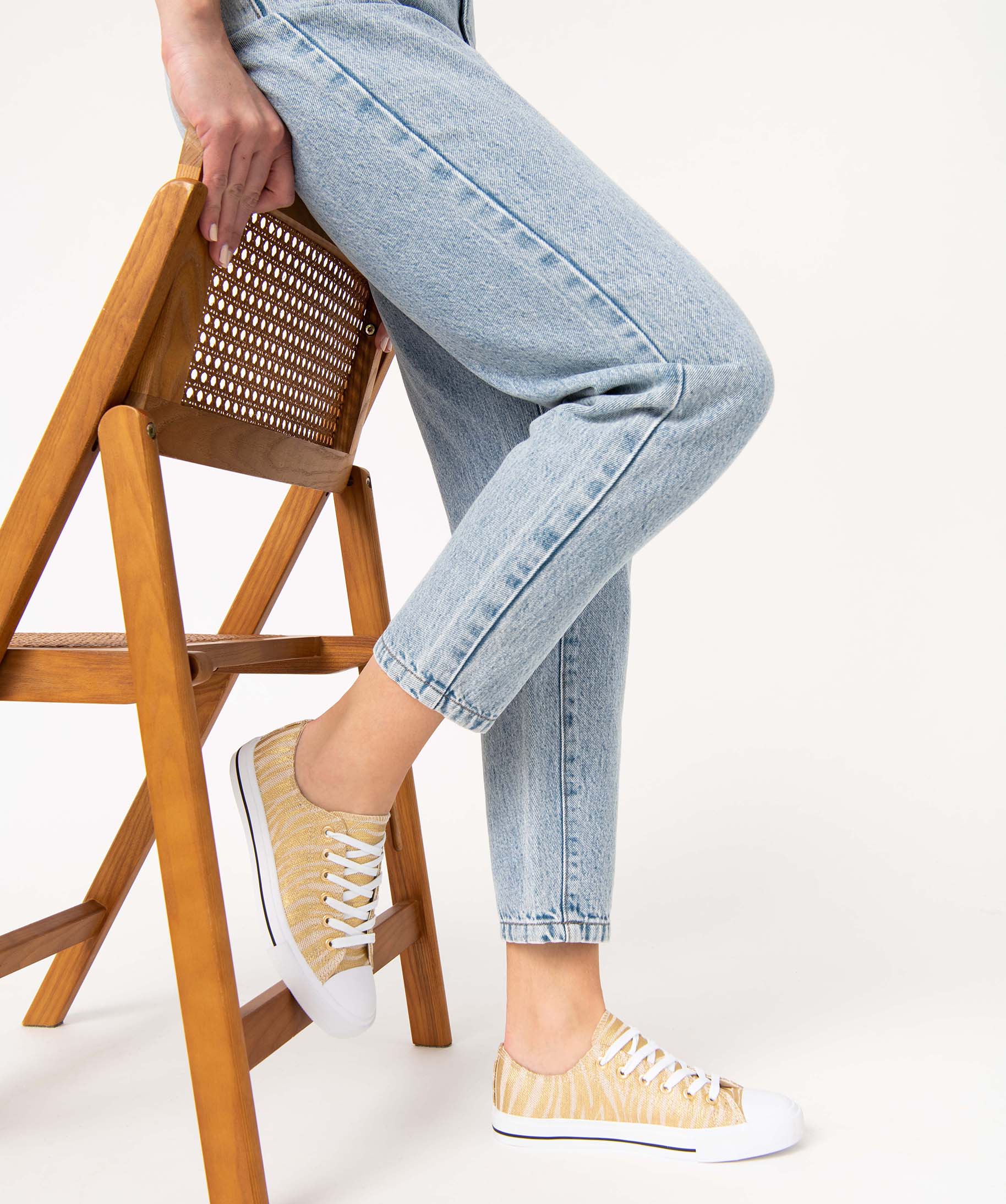 Baskets femme en toile à bout renforcé fermeture lacets or | GEMO