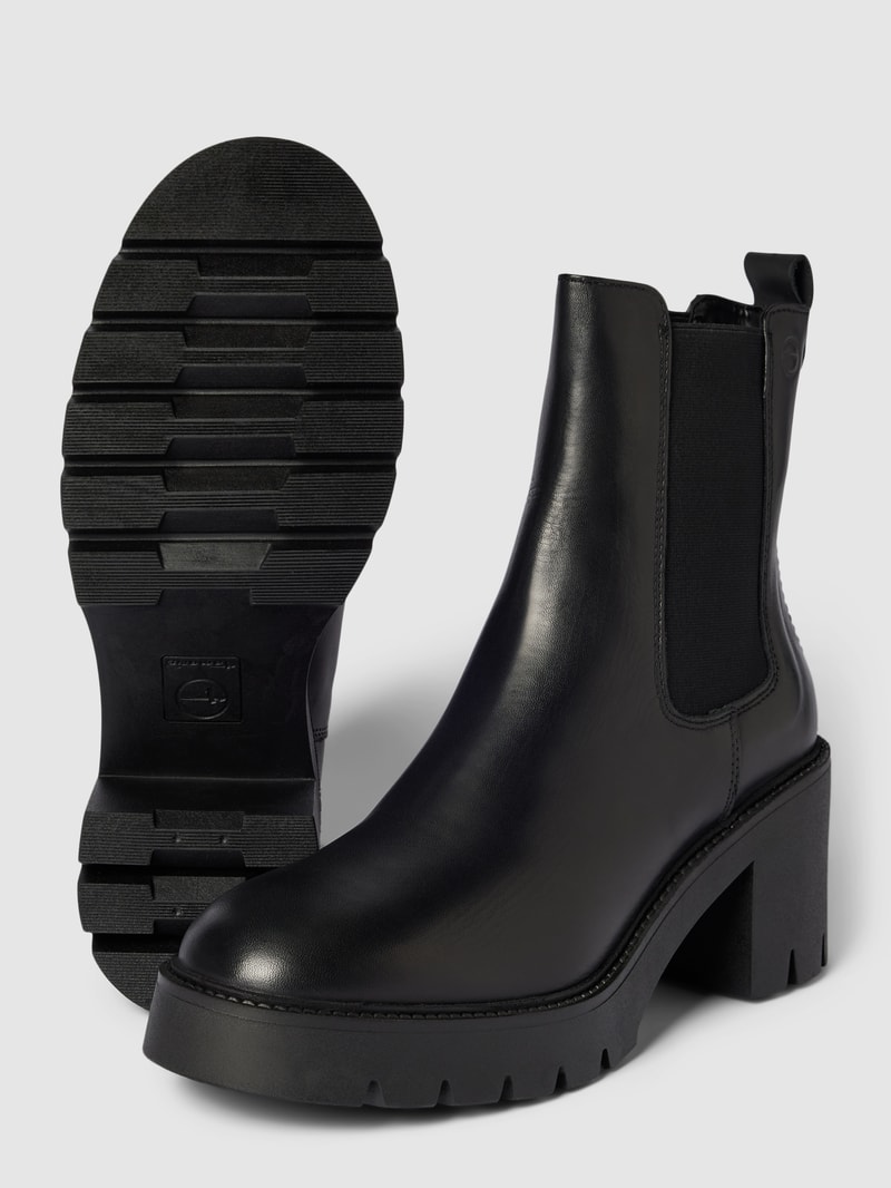 Stiefeletten mit Blockabsatz und profilierter Sohle in schwarz