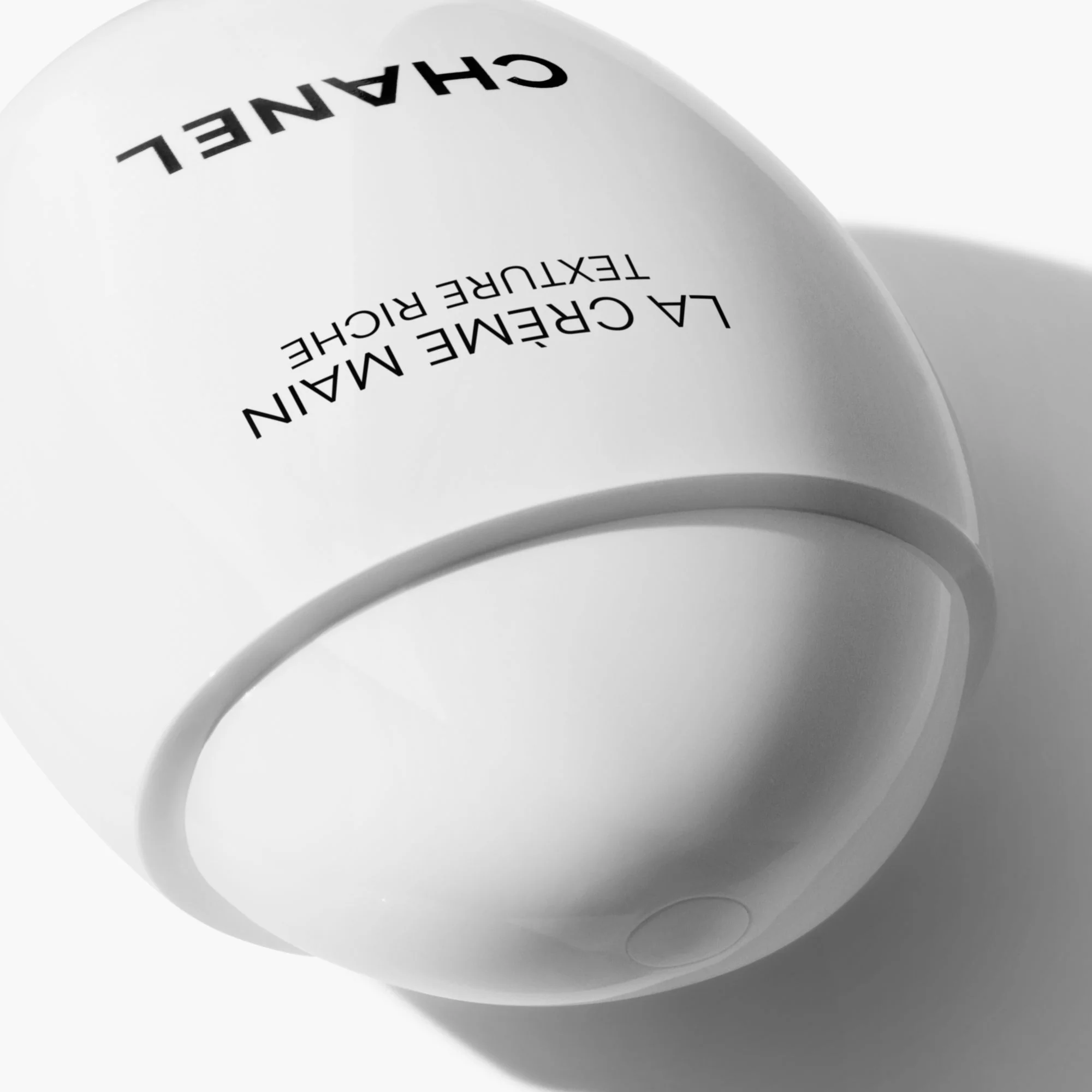 LA CREME MAIN GAZDAG TEXTÚRA - TÁPLÁL - VÉD - RAGYOGÁST NYÚJT