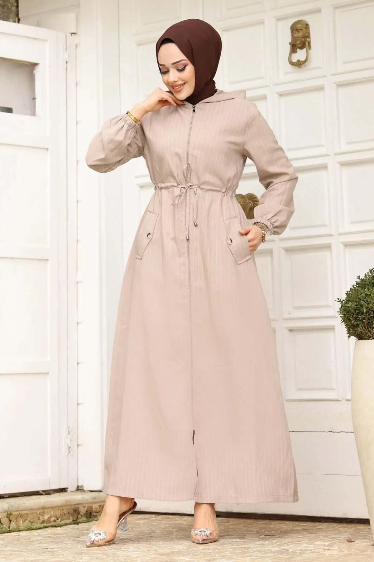 Tesettür Dünyası  Taillen-Seil-Kordelzug-Kapuzen-Hijab Ferace TSD240239 Beige