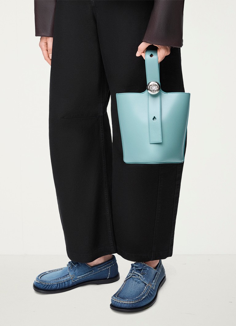 LOEWE Pebble Bucket Mini plecu soma no teļādas