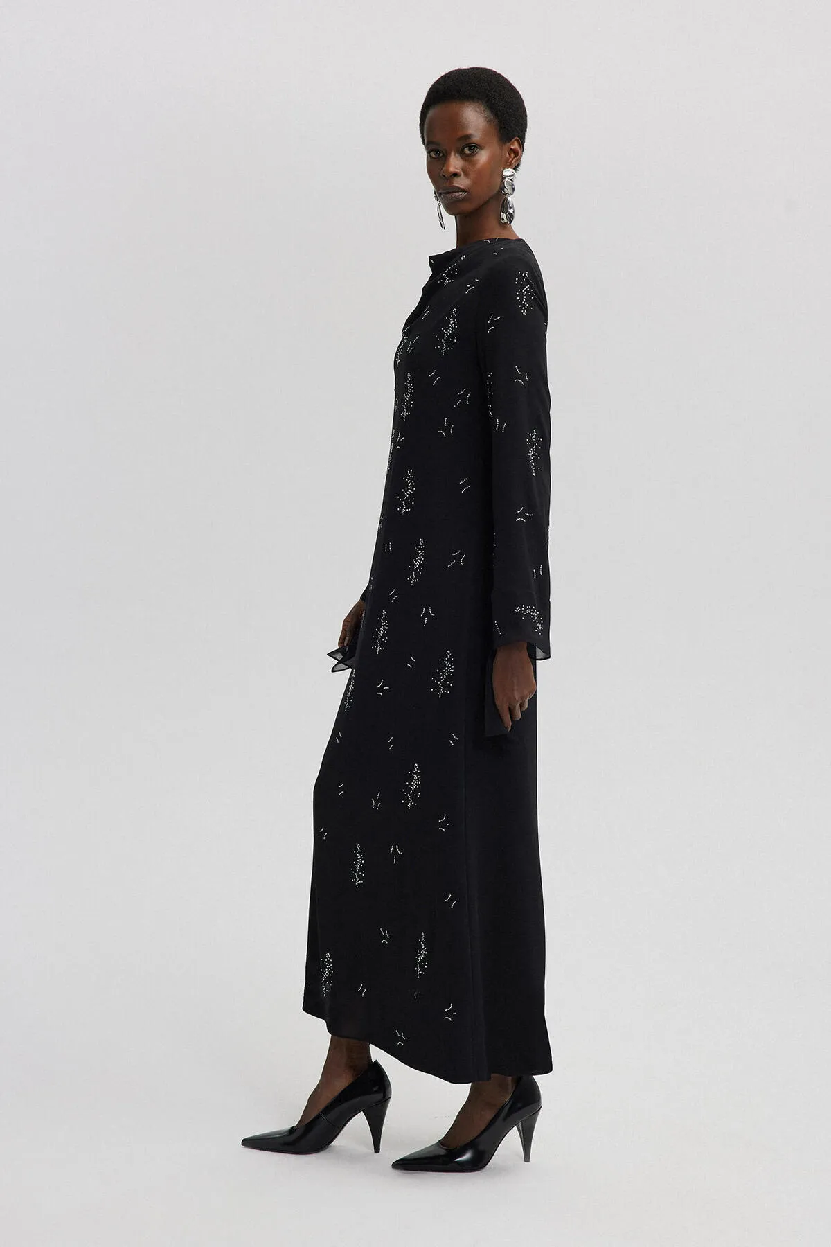 Touché Privé  CHIFFONKLEID MIT STEINSTICKEREI