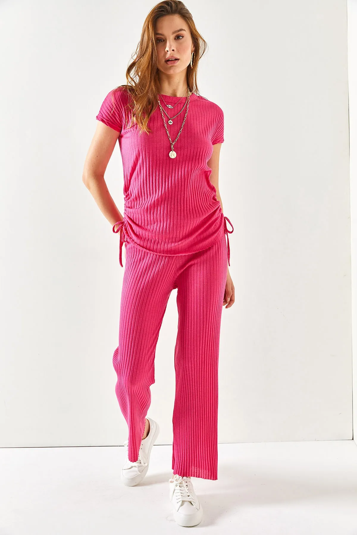 Olalook  Fuchsiafarbenes Set aus Bluse und Palazzo-Hose mit geraffter Seite für Damen TKM-19000196