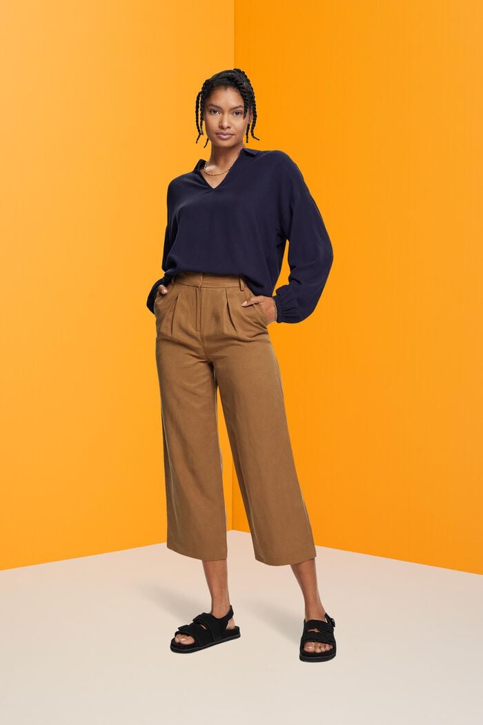 Bluse mit V-Ausschnitt und Umlegekragen