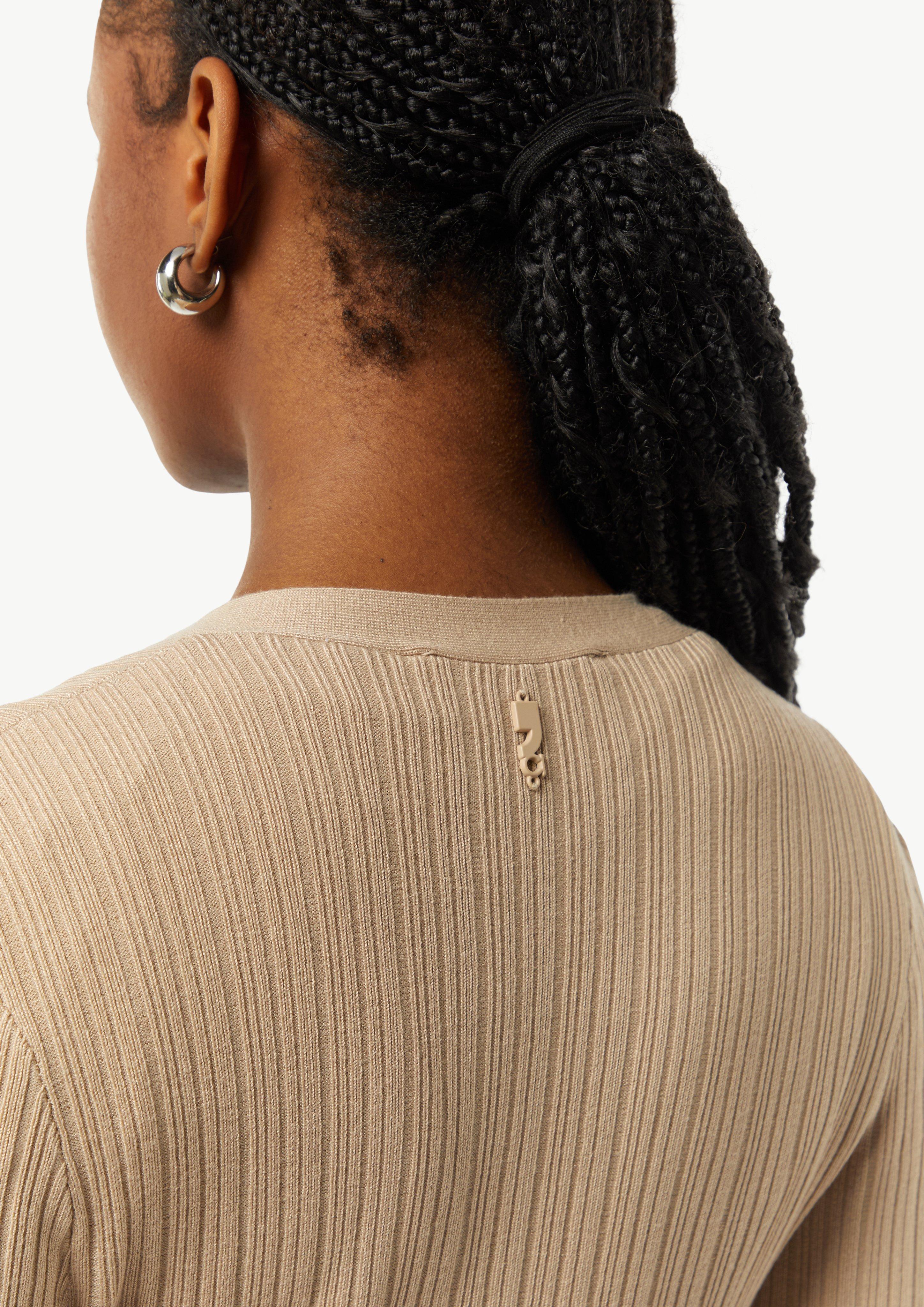Geripptes Midikleid mit dekorativer Knopfleiste - sandstein