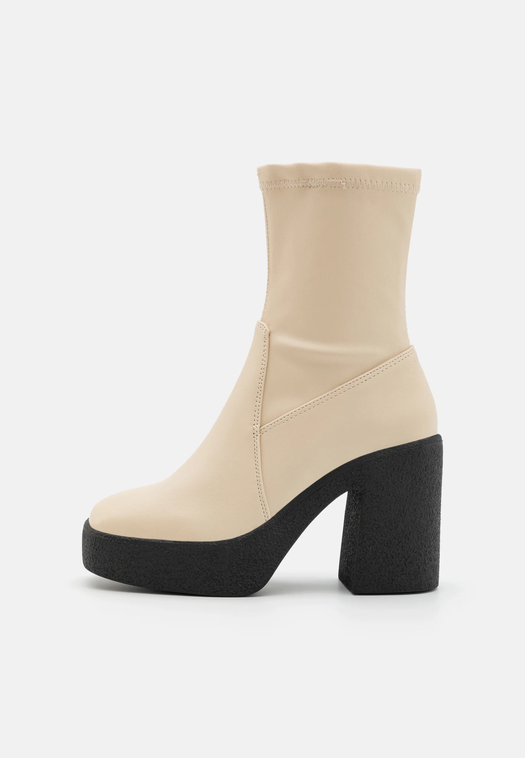 Botines de tacón par e impar