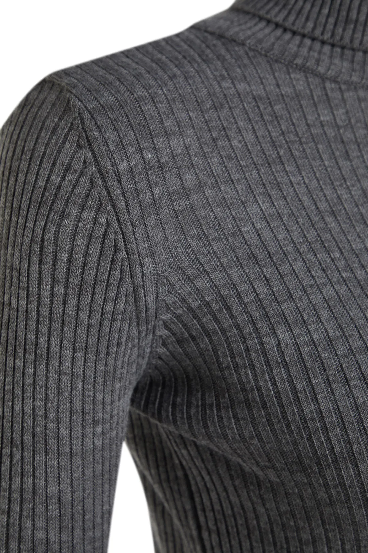 Trendyol Collection  Anthrazitfarbenes Mini-Strickkleid mit Volantärmeln TWOAW20YN0005