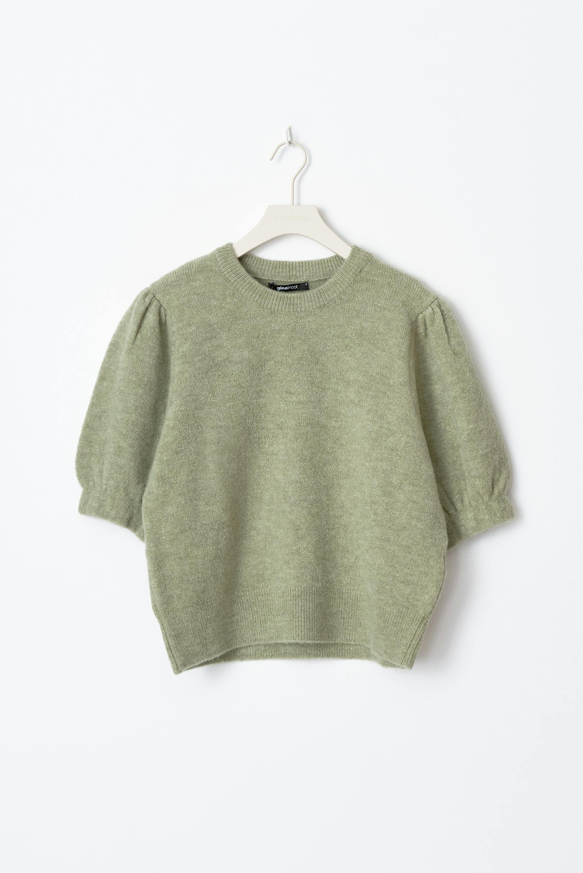 Knitted puff sleeve top