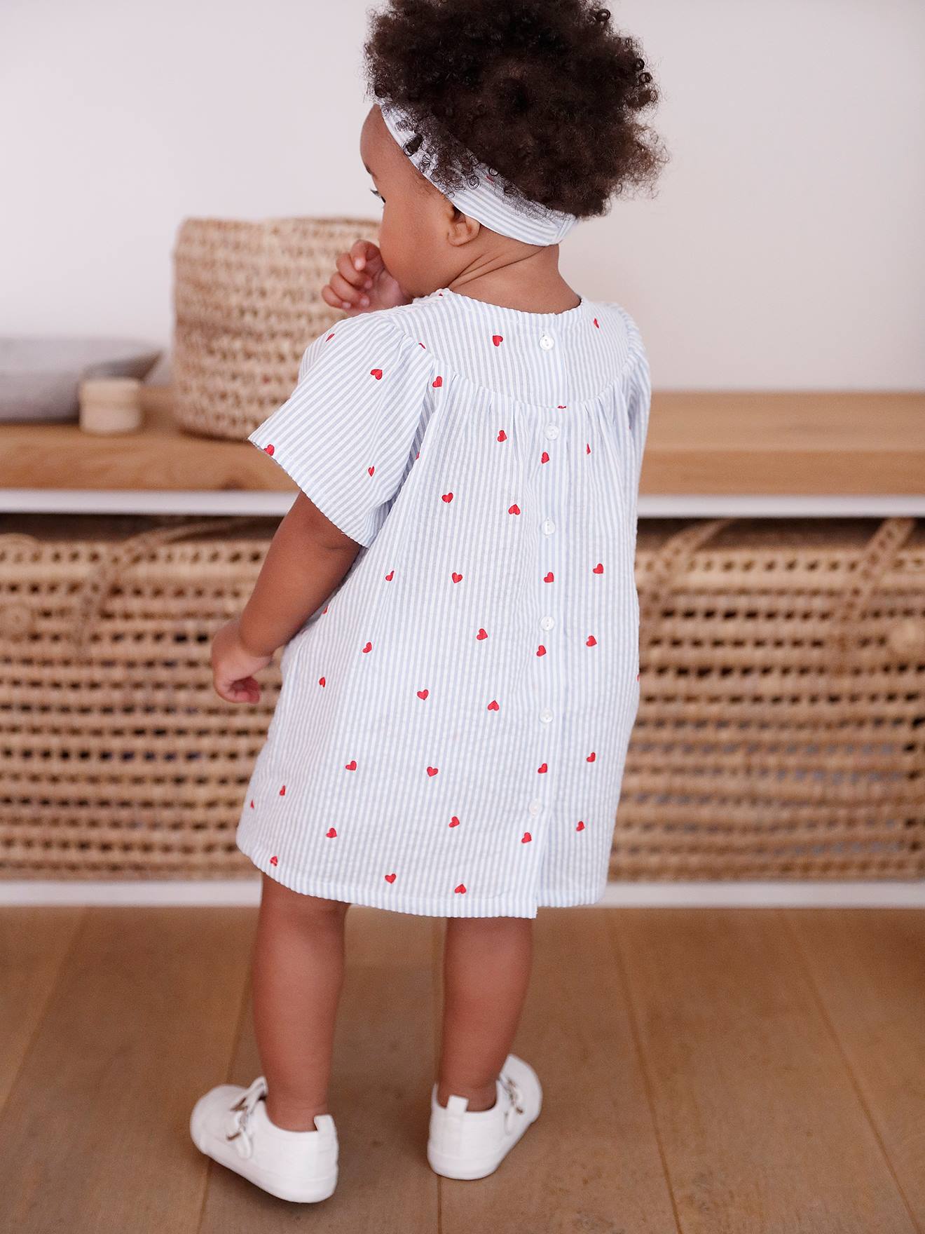 Vertbaudet Baby-Set aus Seersucker: Kleid, Shorts & Haarband - blau gestreift