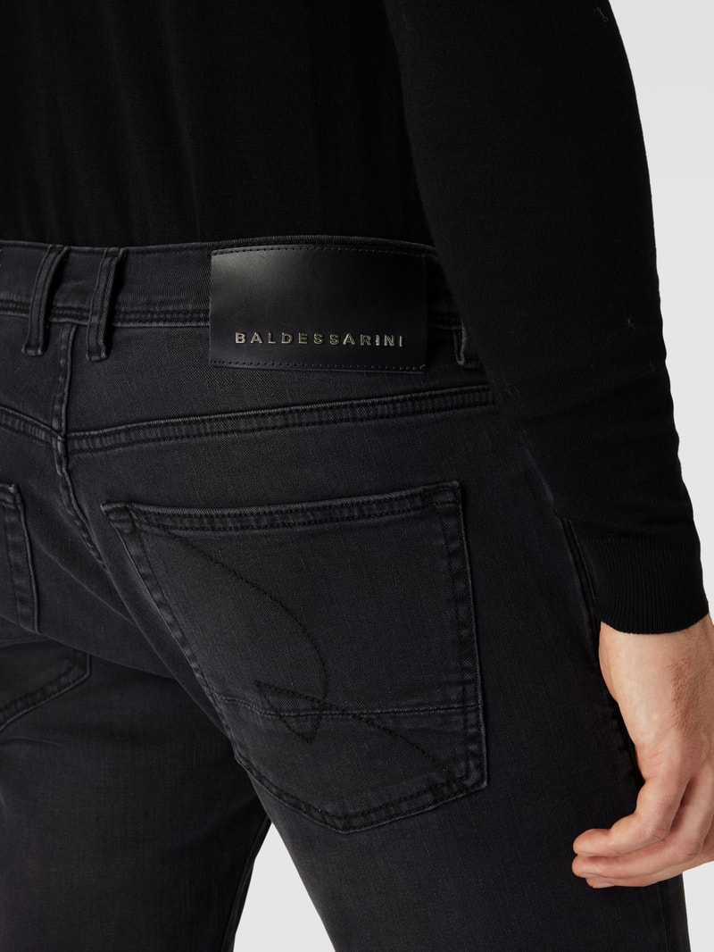 Regular Fit Jeans mit Eingrifftaschen Modell 'Jaden' in schwarz