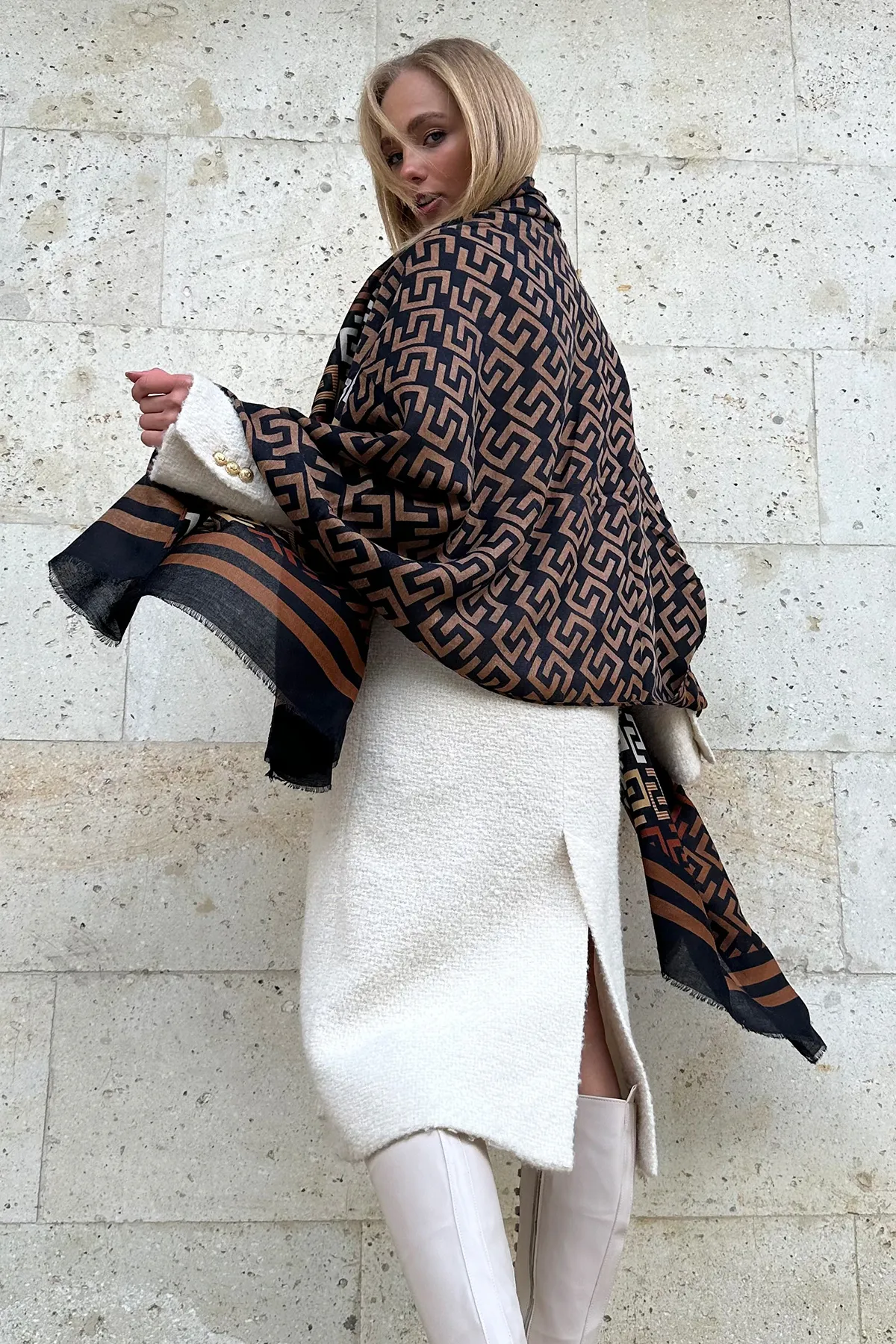 Trend Alaçatı Stili  Kaffeeschwarzer Schal mit Quastendetail und Muster für Damen ALC-X11281