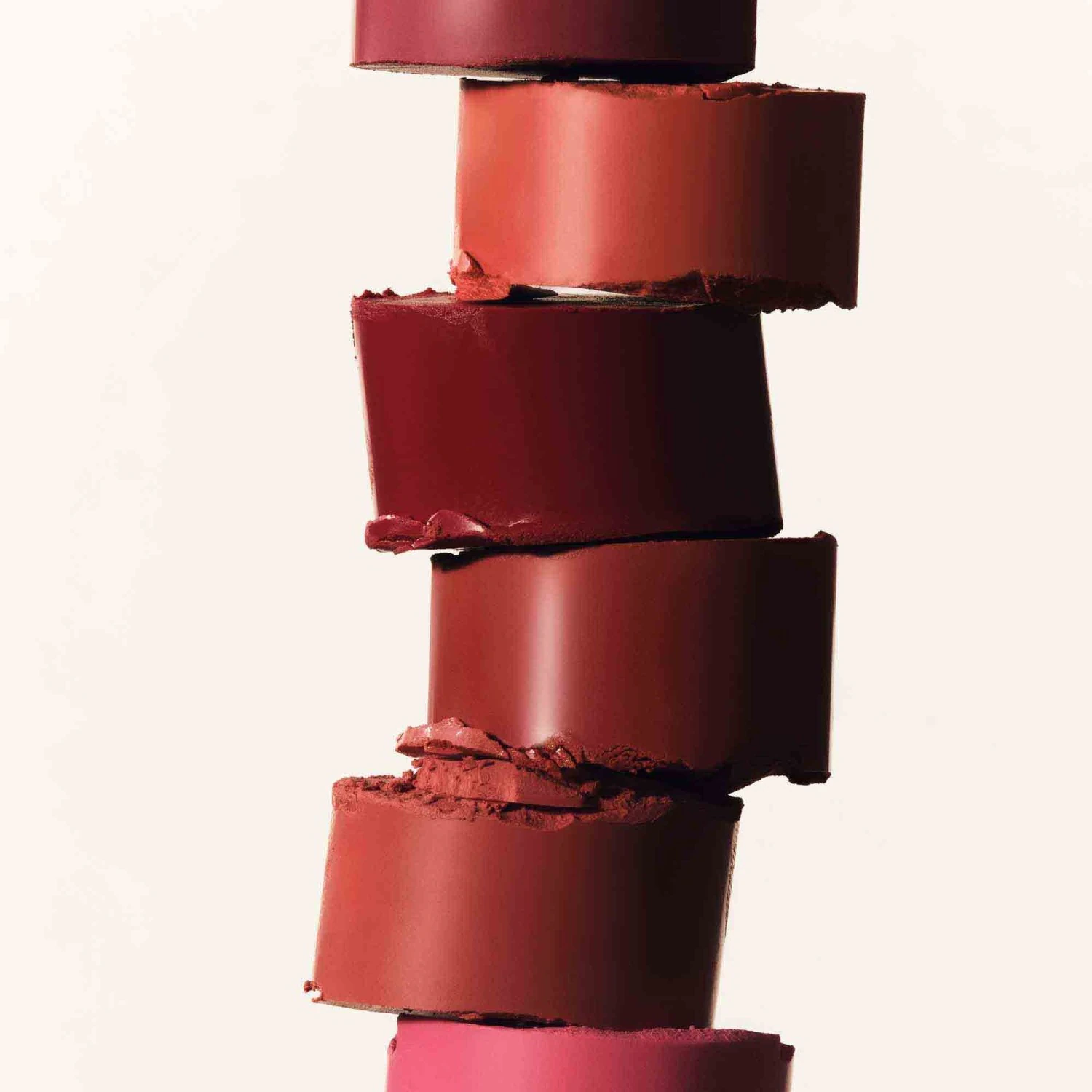 KYLIE COSMETICS Púdrová lícenka v tyčinke