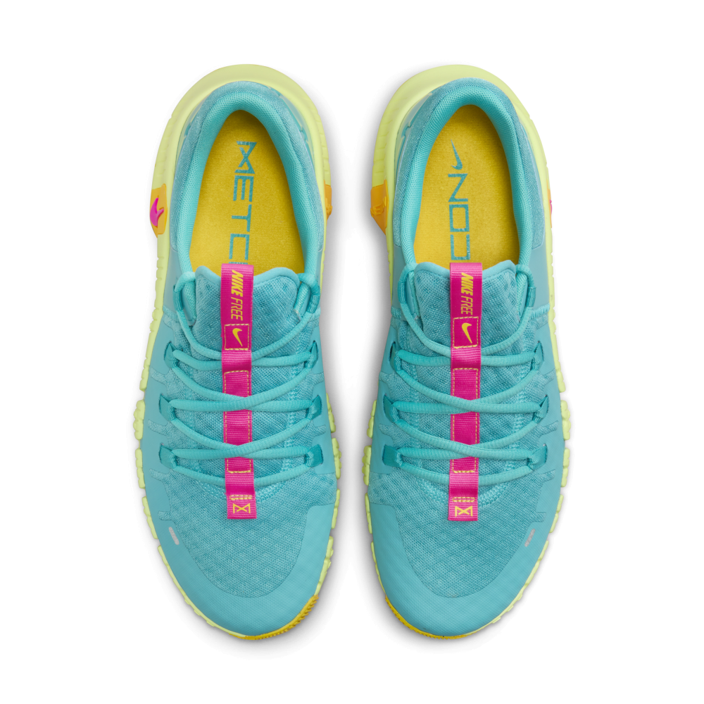 Nike Free Metcon 5 DV3949-302 / grün