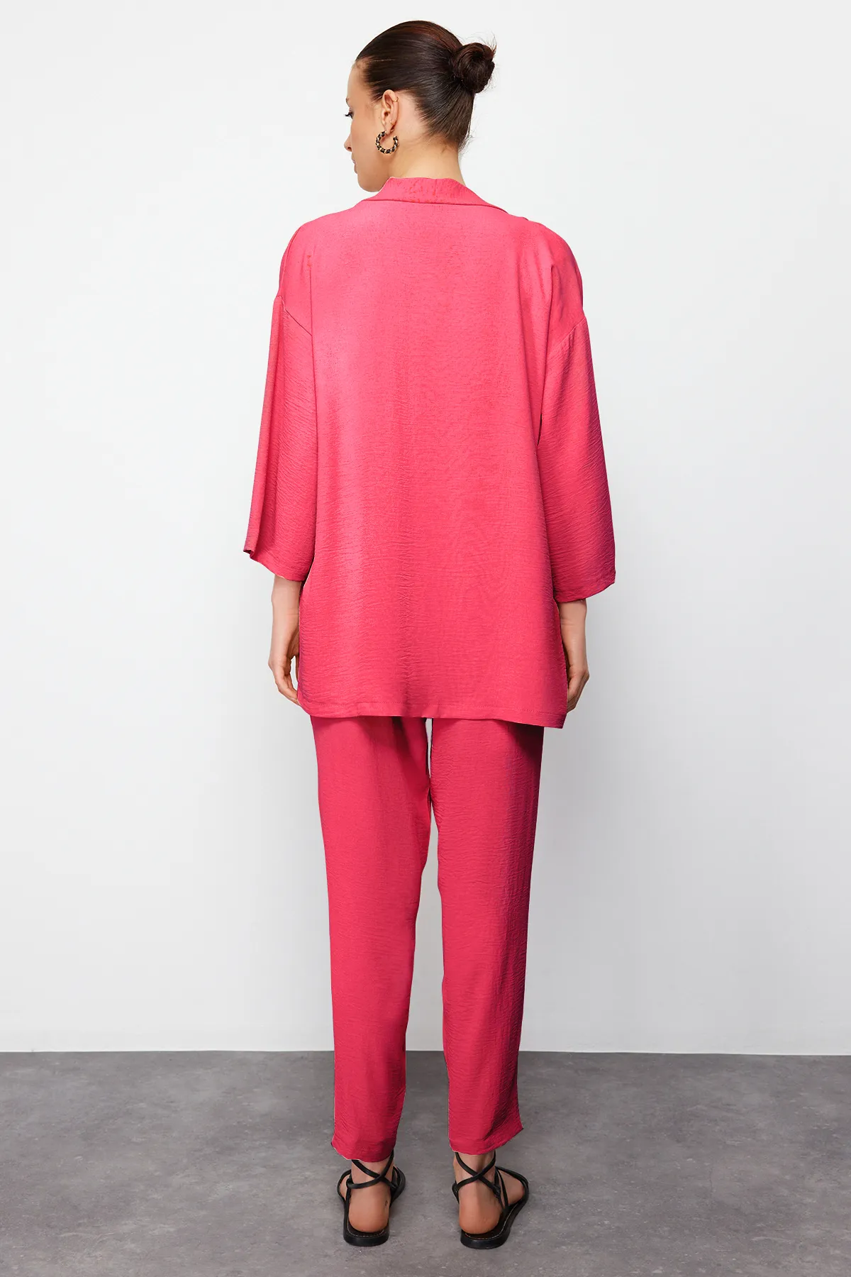 Trendyol Collection  Fuchsia gewebtes Kimono-Hosen-Ober- und Unterteil-Set TWOSS24AU00037