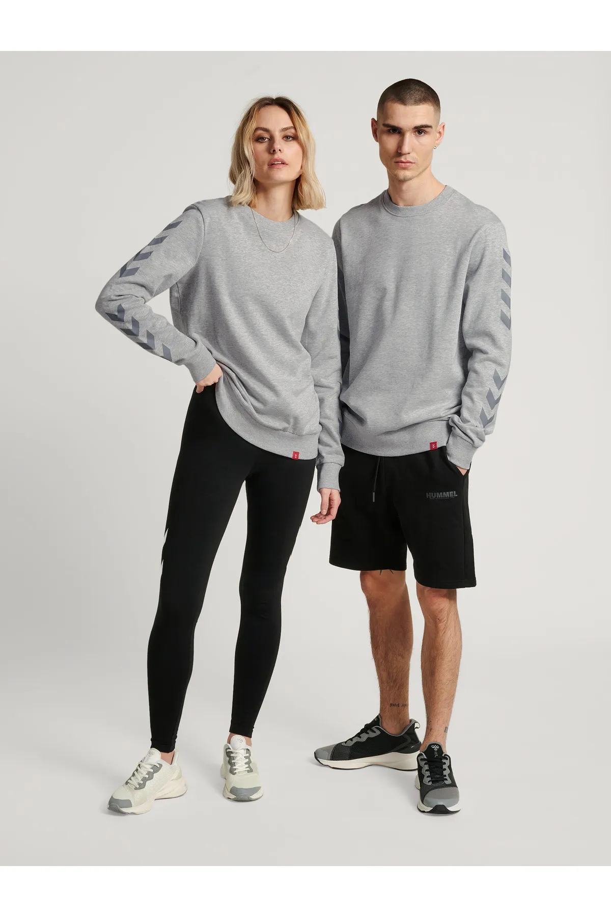 hummel  Sweatshirt - Grau - Regular Fit