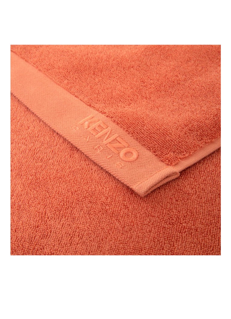 Colecția emblematică de costume de baie KENZO