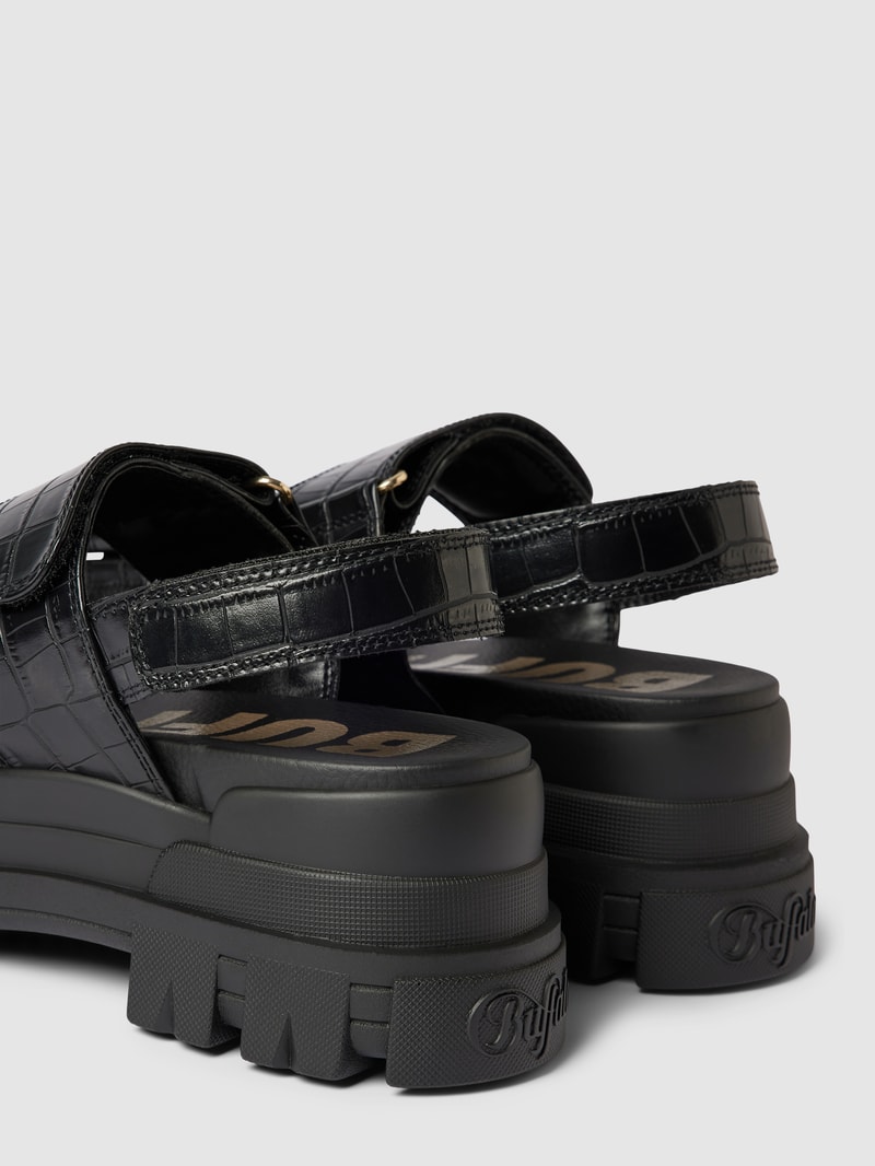 Sandalen mit Klettverschlüssen Modell 'ASPHA' in schwarz