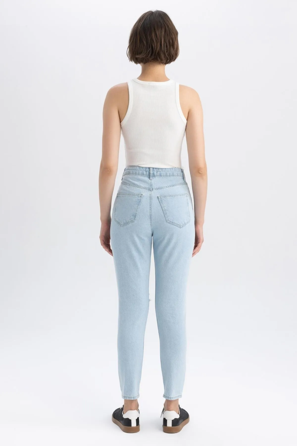 DeFacto  Lina Comfort Fit, hohe Taille, entspannte Passform, leichte, schmale Beinlänge, detaillierte knöchellange Jeanshose mit Rissen