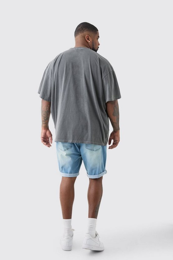 Plus Worldwide Gothic T-Shirt mit Acid-Waschung