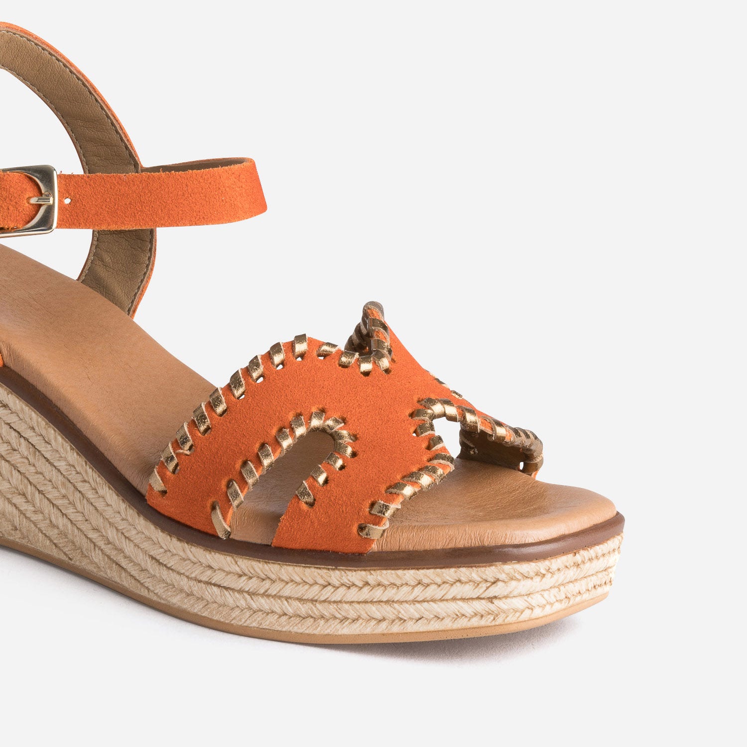 Sandale compensée orange cuir velours tressé doré