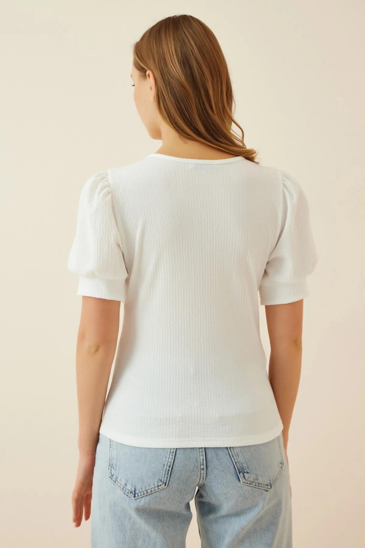 Happiness İstanbul  Weiße Strickbluse für Damen mit quadratischem Kragen und Ballonärmeln DD01051