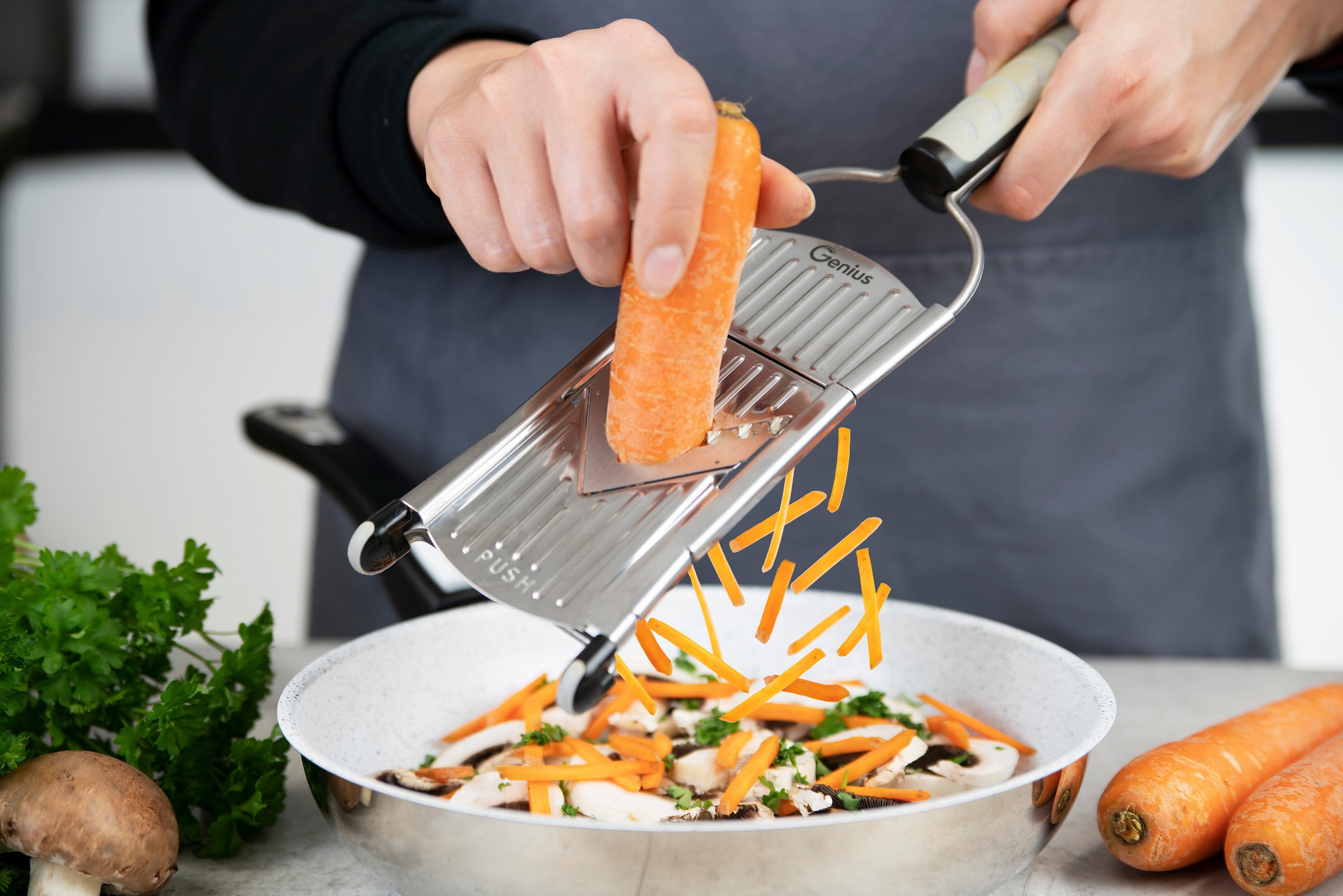 Genius Gemüseschneider Nicer Dicer Speed, Klingen in G-NOX-Qualität, wechselbare Einsätze