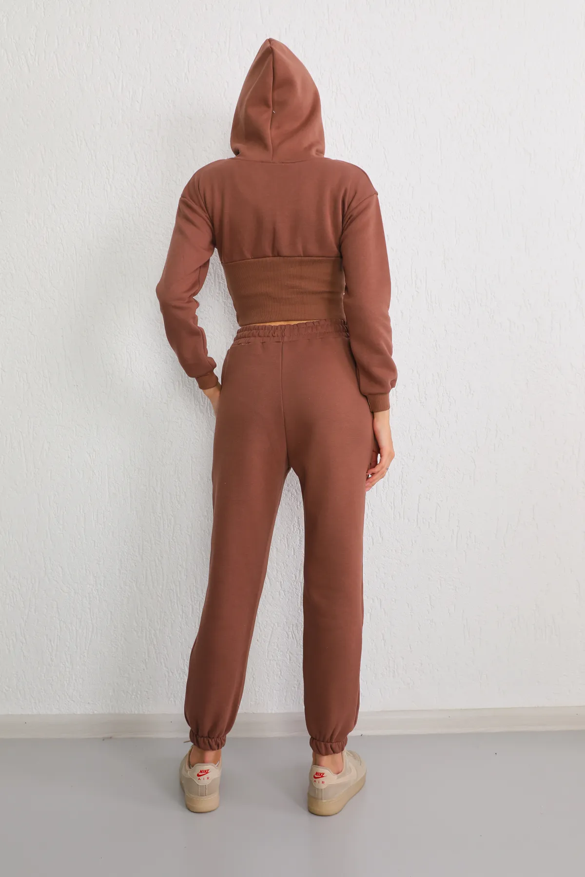 BİKELİFE  Braunes, kurzes Sweat-Trainingsanzug-Set mit Korsett-Detail - Three Thread