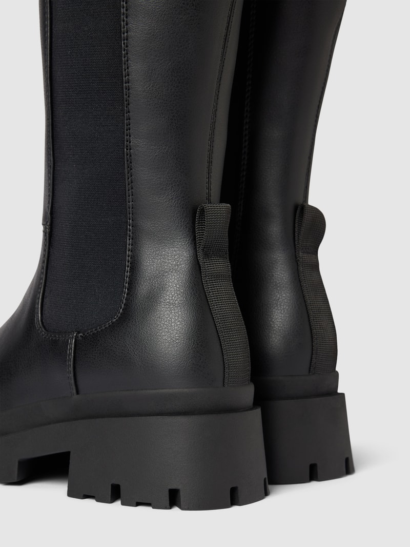 Chelsea Boots mit elastischem Einsatz Modell 'DOJA' in schwarz