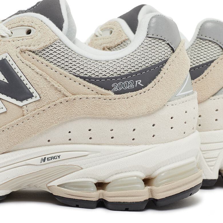 New Balance M2002RFA sandstone