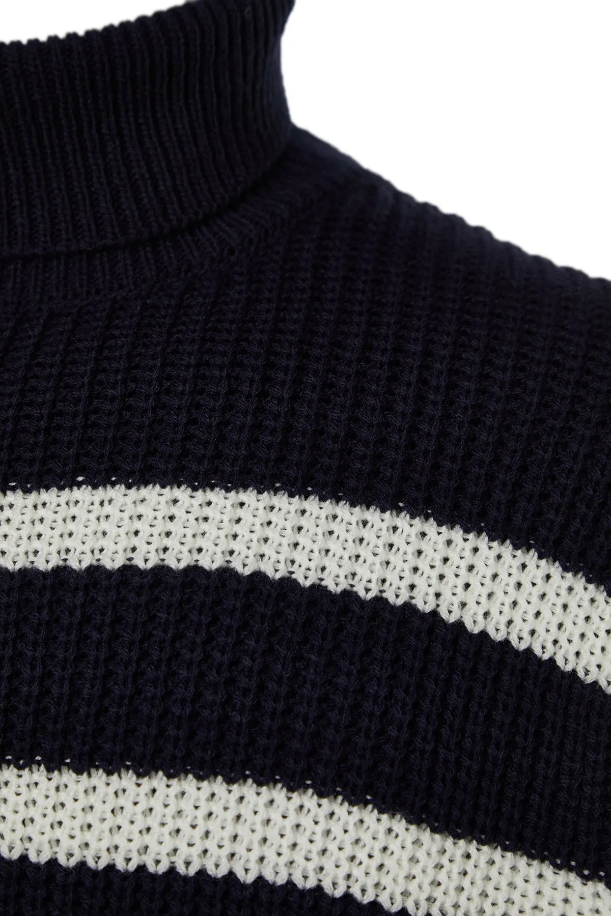 Trendyol Collection  Marineblauer, gestreifter Unisex-Strickpullover in Oversize-Passform und weiter Passform TMNAW24KZ00017