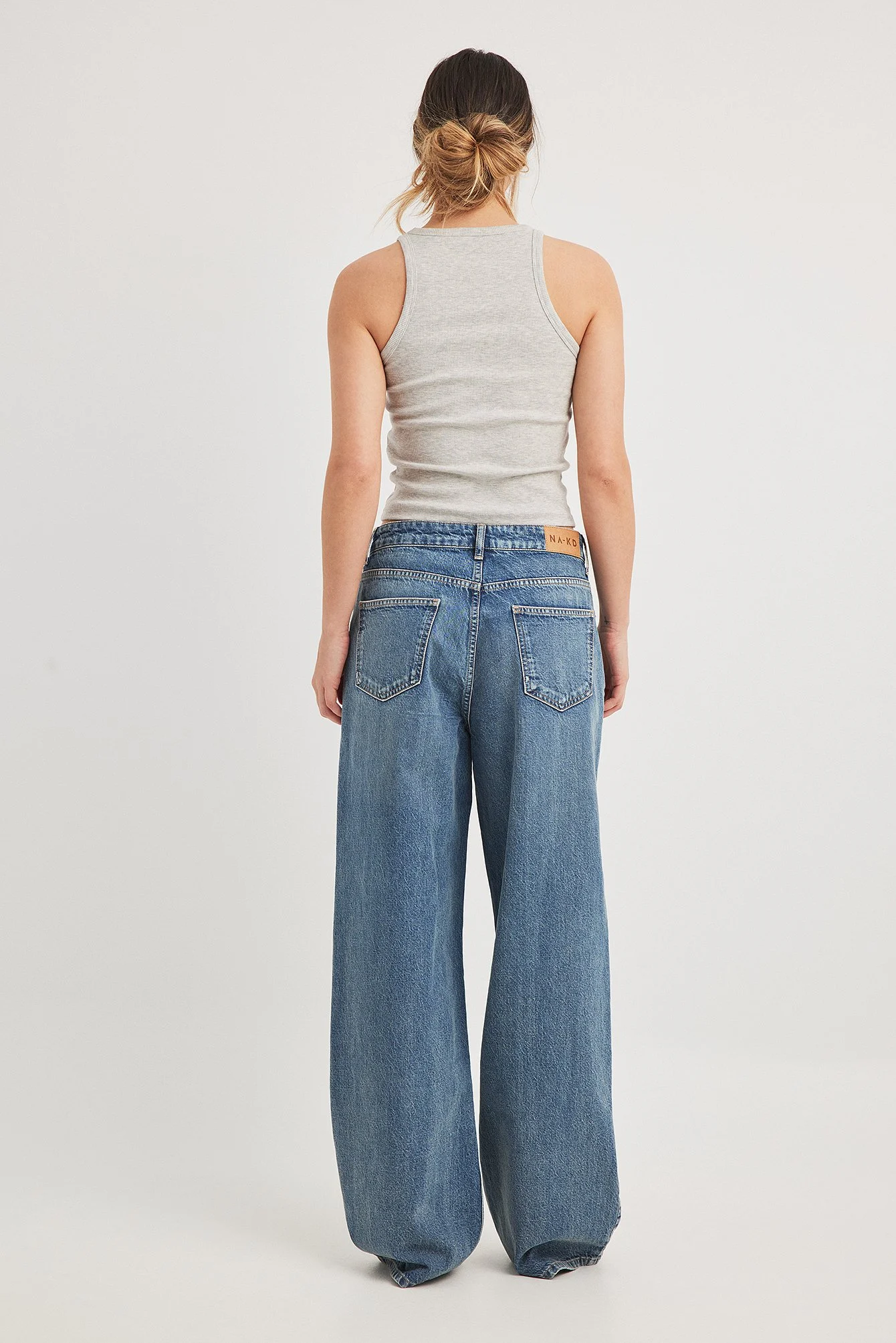 Weite Jeans mit tiefer Taille