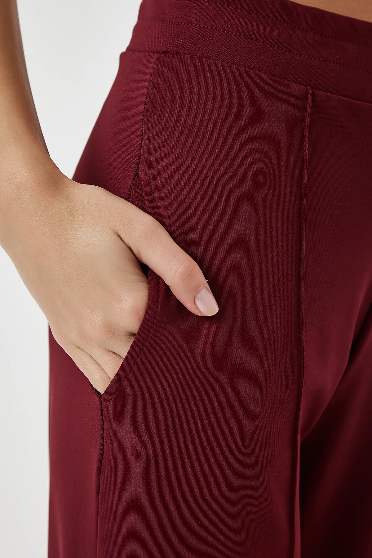 Happiness İstanbul  Burgunderrote, dehnbare Jogginghose mit hoher Taille für Damen BF00030