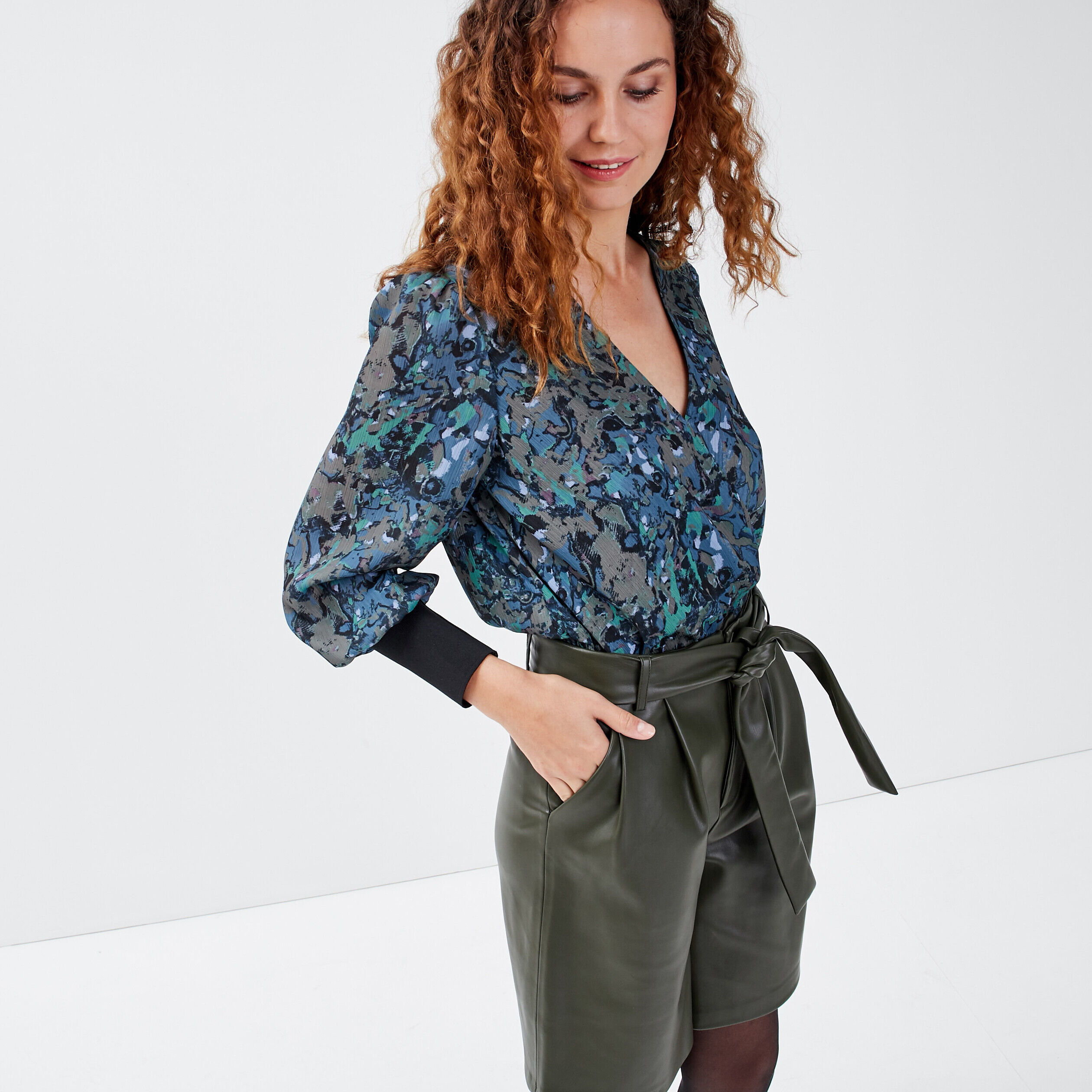 Bermuda large ceinturé vert kaki femme | Cache Cache