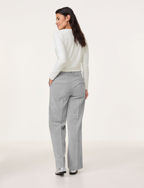Cordhose mit weitem Bein