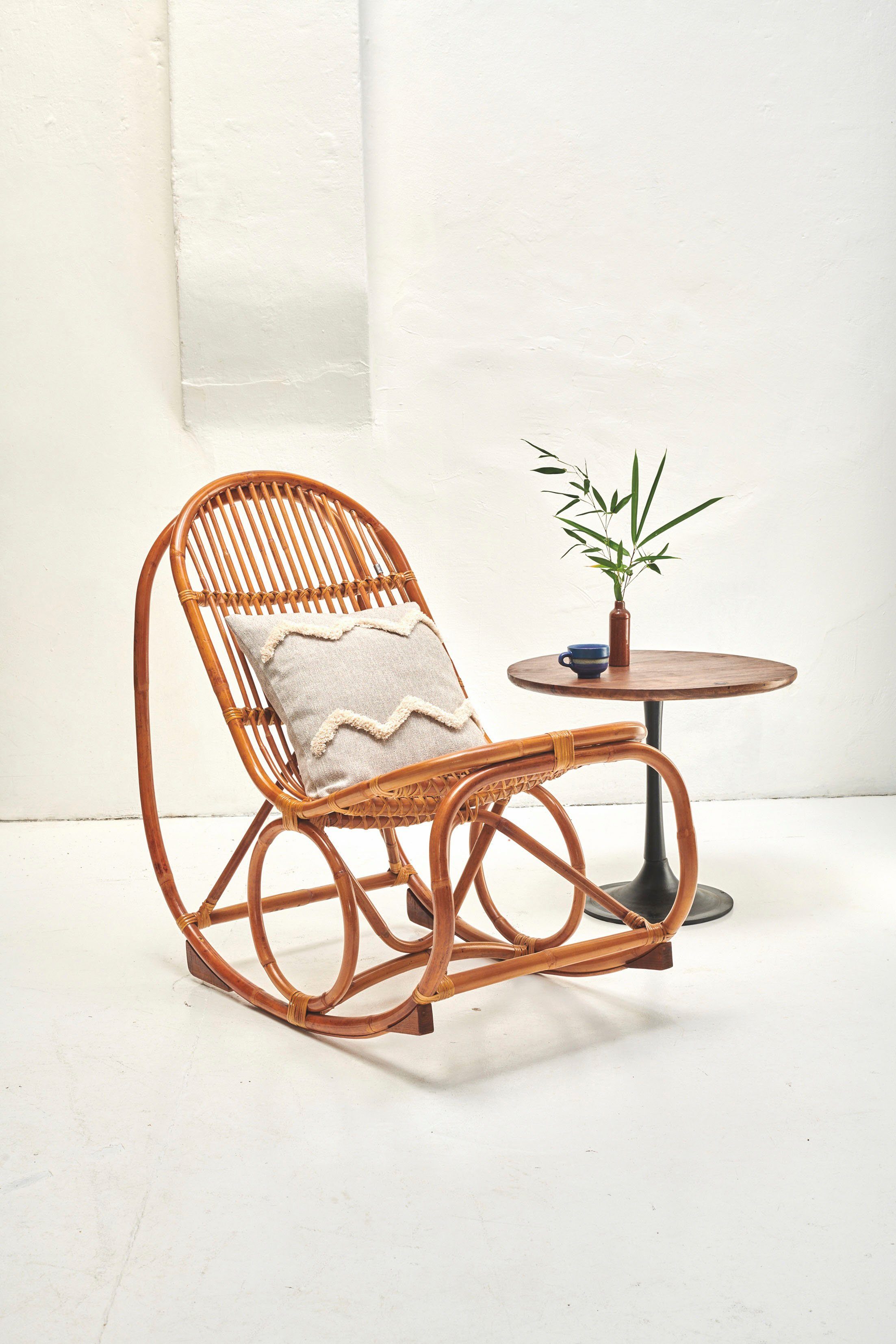 sit&more Schaukelstuhl, mit TOM TAILOR Metallmanschette