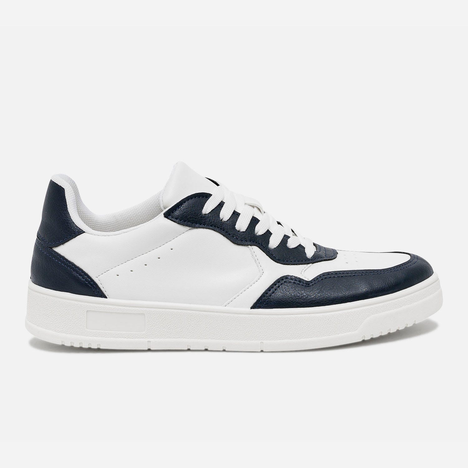 Tennis blanc et marine