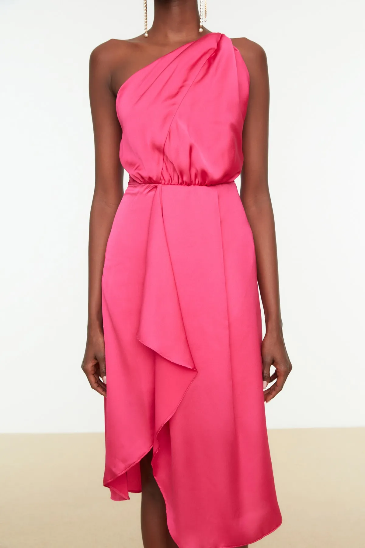 Trendyol Collection  Rosa detailliertes elegantes Abendkleid TPRSS22EL0967