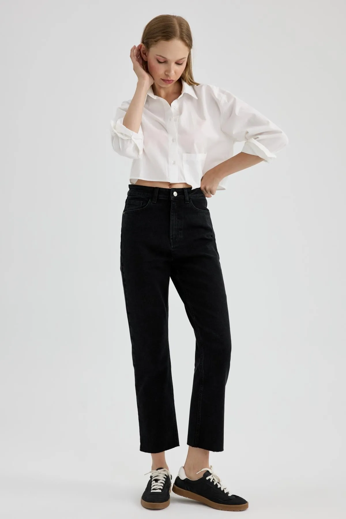 DeFacto  Mary Vintage Jeanshose mit geradem Schnitt und hoher Taille, knöchellang, A7005ax23au