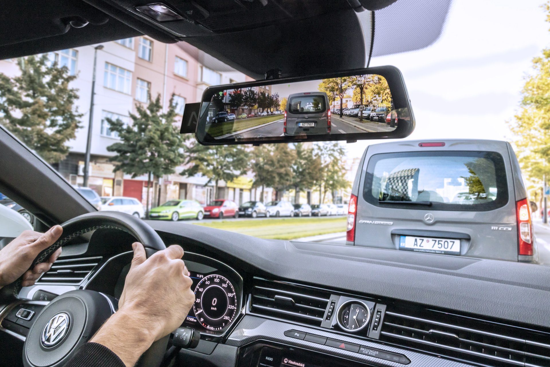 LAMAX S9 Dual Dashcam (mit praktischer Rückkamera)