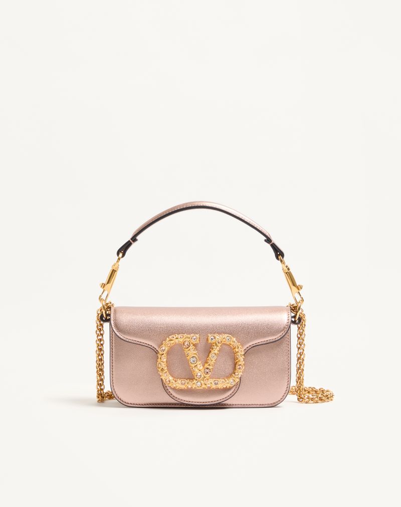 Bolsa de ombro pequena Valentino Garavani Locò em couro de bezerro laminado com logotipo de joia.