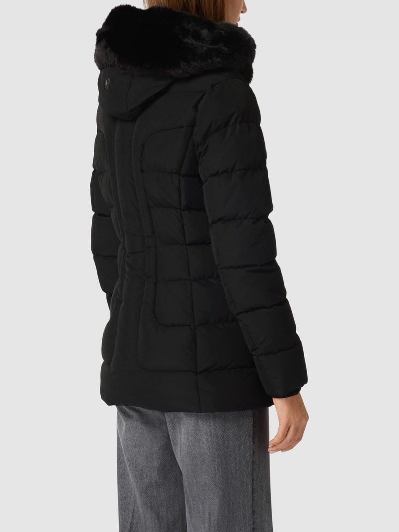 Funktionsjacke mit abnehmbarer Kapuze Modell 'Belvitesse Medium' in schwarz