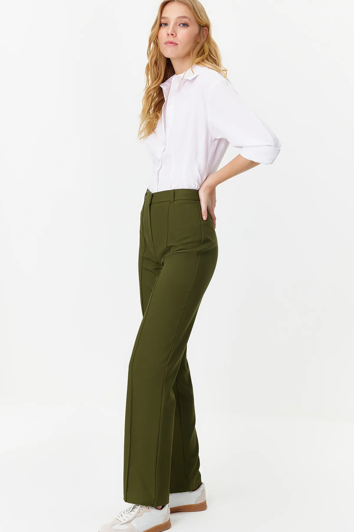 Trendyol Collection  Khakifarbene gerade/gerade geschnittene, hoch taillierte, gerippte Webhose mit Nähten TWOSS21PL0093